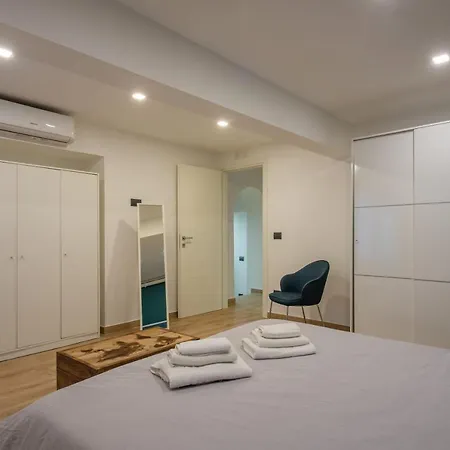 Appartamento Napoli Flats Santa Chiara Esterno foto