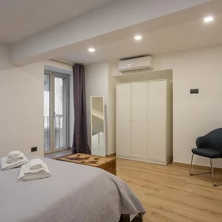 Appartamento Napoli Flats Santa Chiara Esterno foto